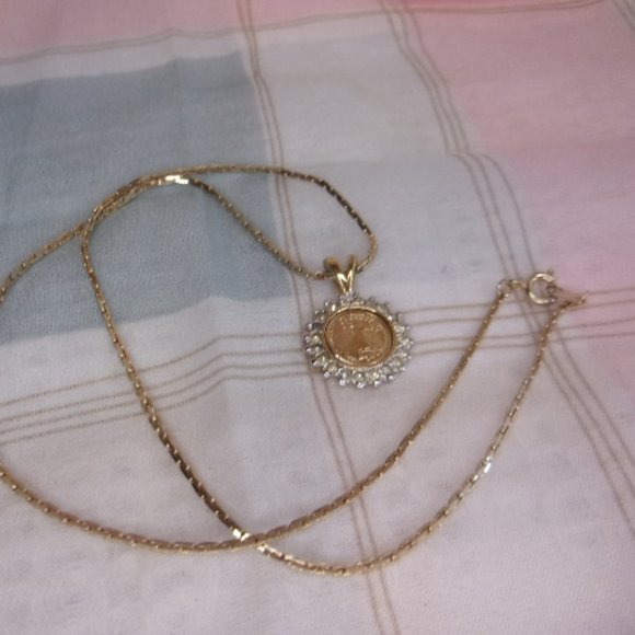 Gold Faux Coin Pendant Necklace 18" L - Picture 5 of 8